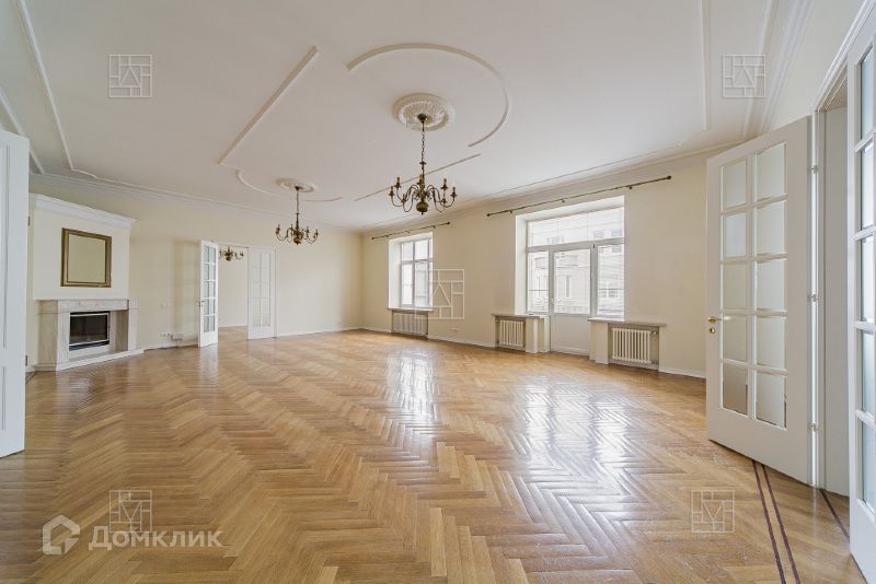 Сдаётся 6-комнатная квартира, 330 м²