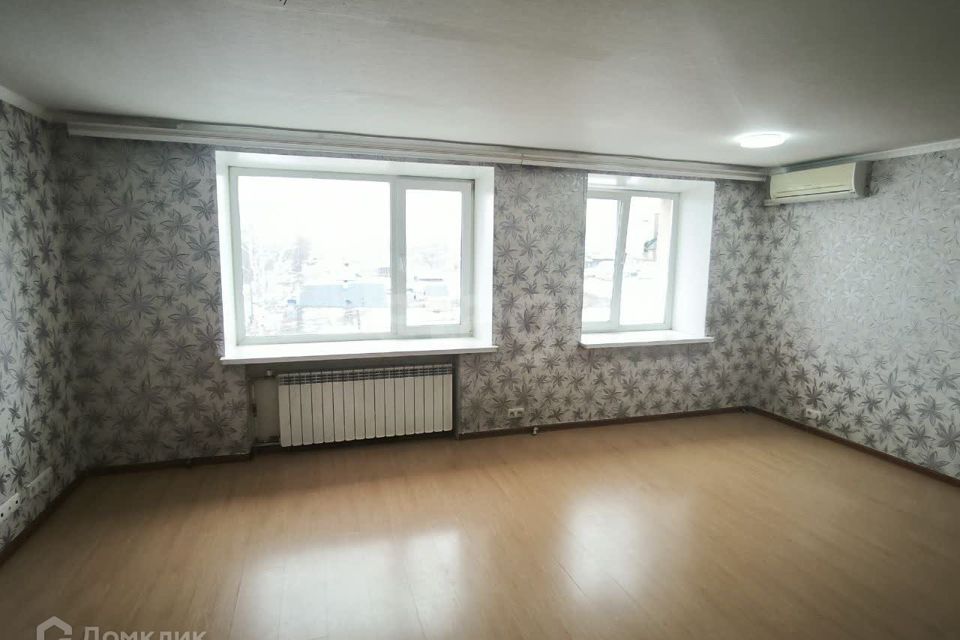 Продаётся 4-комнатная квартира, 77.7 м²