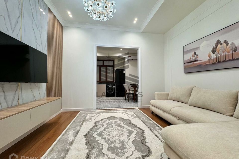 Сдаётся 4-комнатная квартира, 135 м²