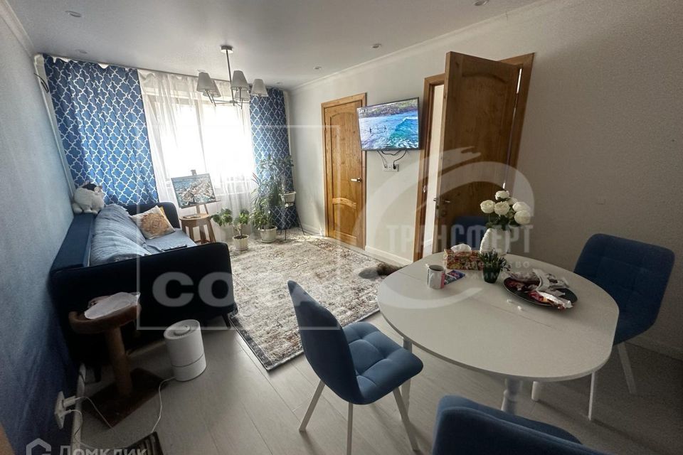 Продаётся 4-комнатная квартира, 63 м²