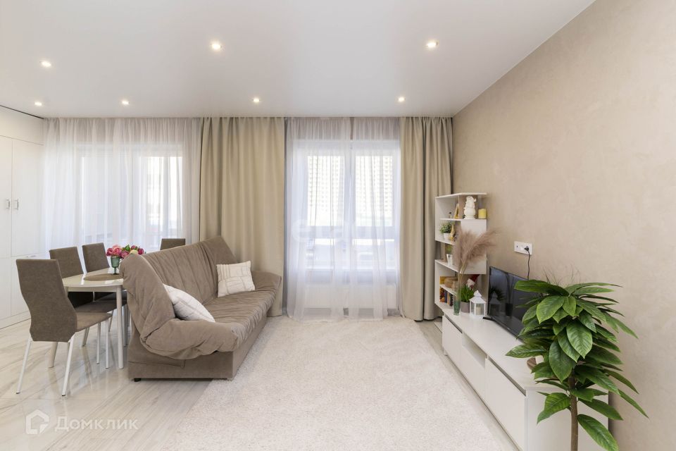 Продаётся 2-комнатная квартира, 67.8 м²