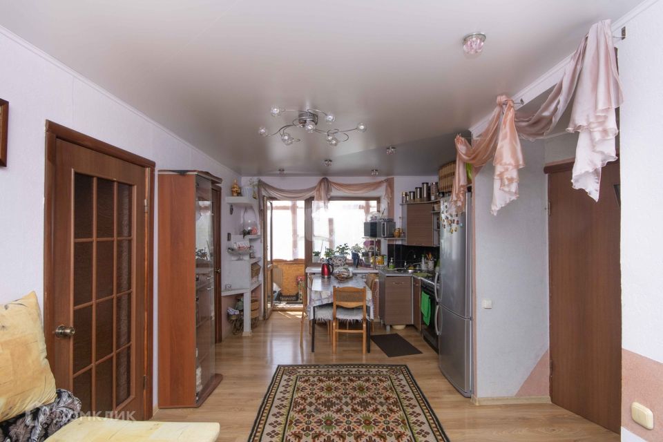 Продаётся 4-комнатная квартира, 72.1 м²