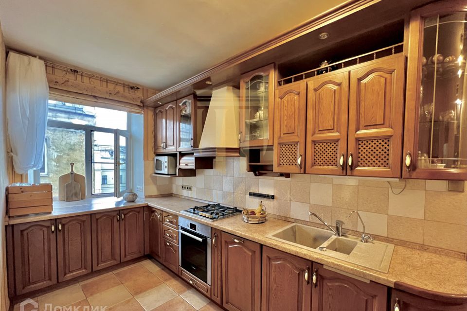 Продаётся 4-комнатная квартира, 112 м²