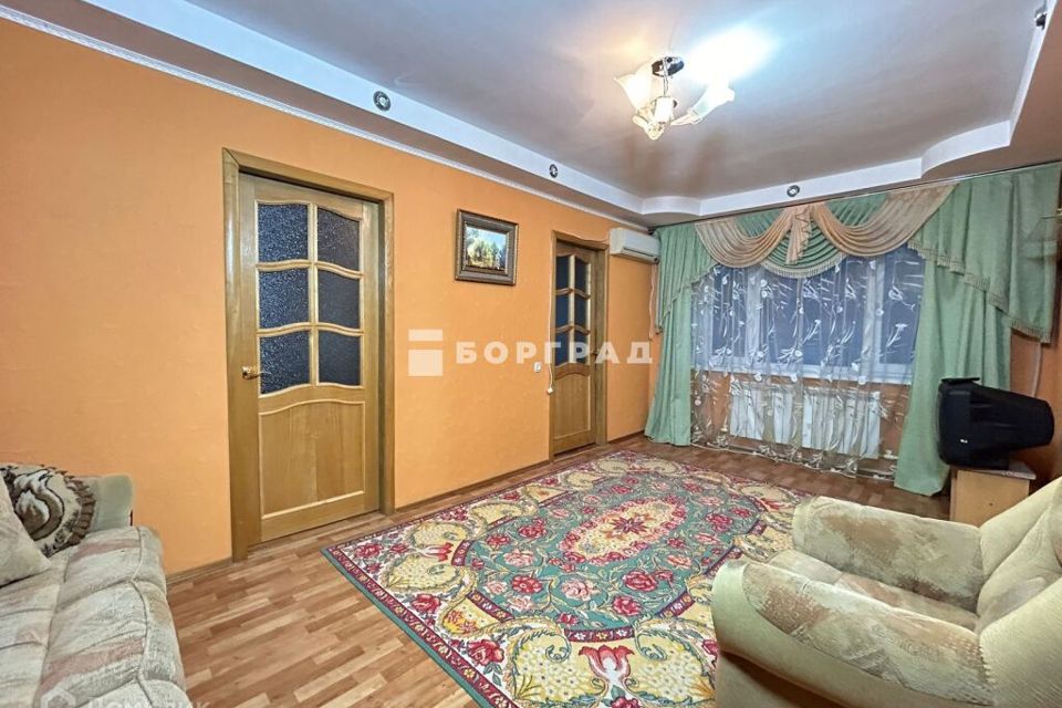 Продаётся 4-комнатная квартира, 61.5 м²