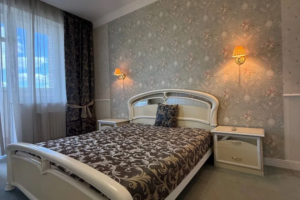 Сдаётся 2-комнатная квартира, 75 м²