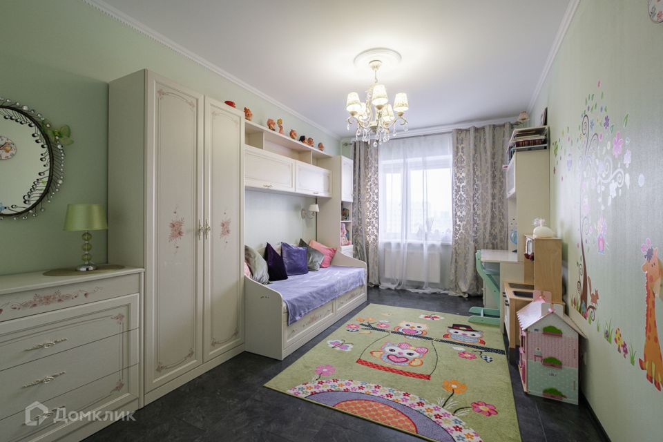 Сдаётся 3-комнатная квартира, 131.8 м²