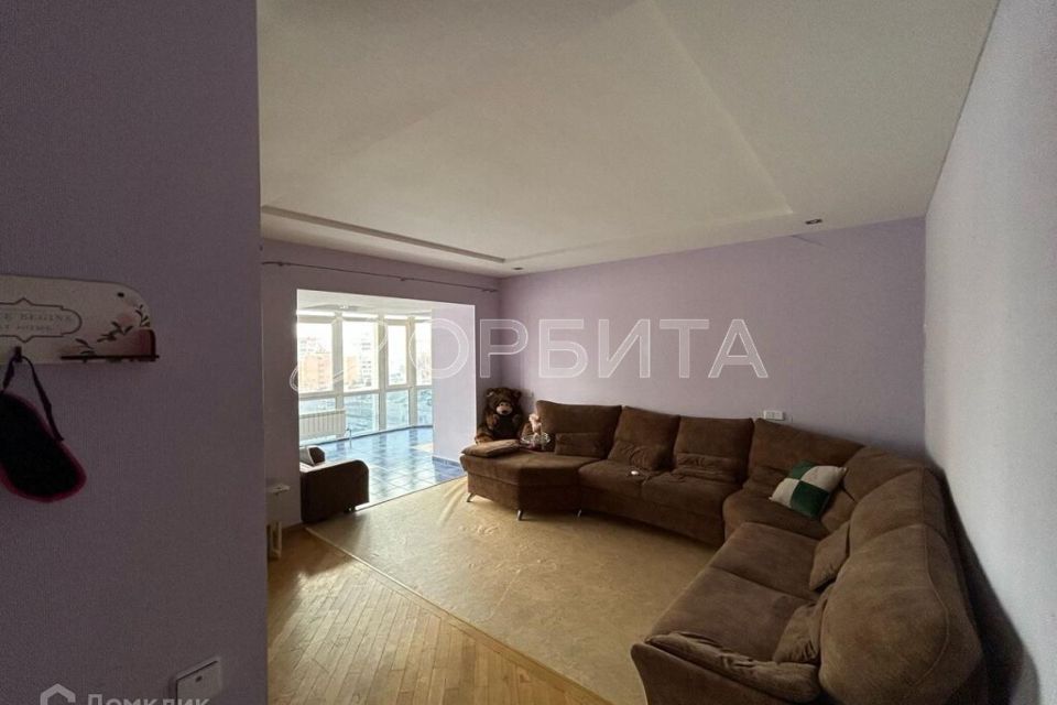 Продаётся 3-комнатная квартира, 131.2 м²