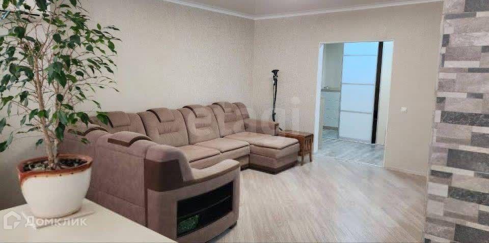 Сдаётся 1-комнатная квартира, 76.8 м²