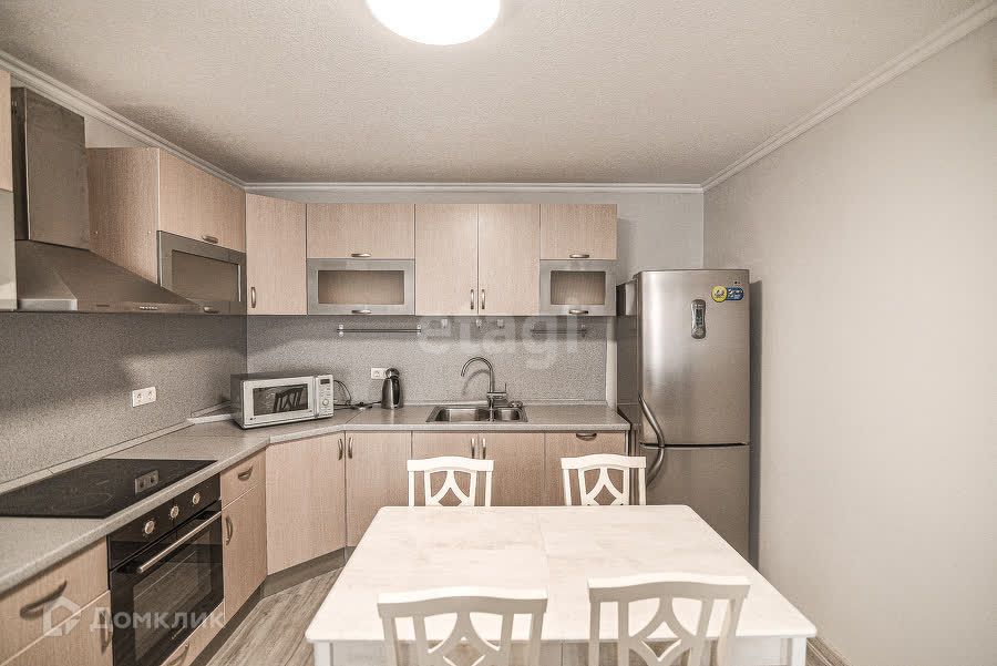 Сдаётся 2-комнатная квартира, 71.1 м²