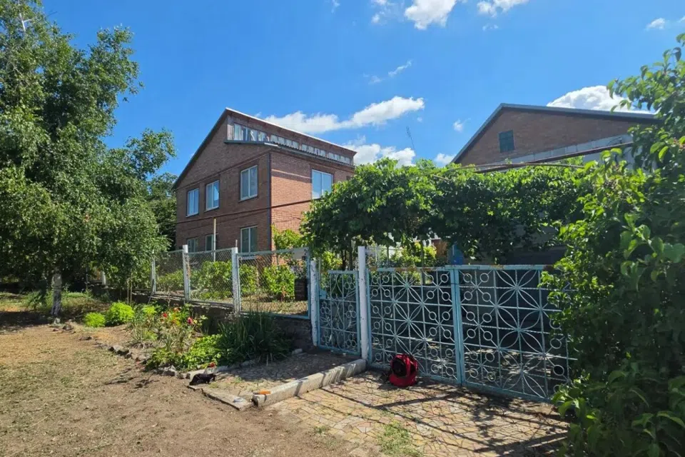 Продаётся 2-этажный дом, 160.4 м²