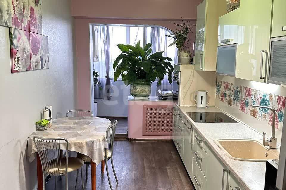 Продаётся 2-комнатная квартира, 63.7 м²