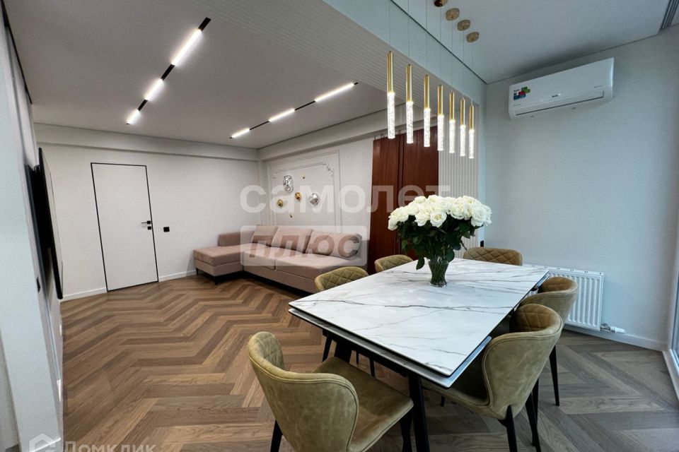 Продаётся 4-комнатная квартира, 93 м²