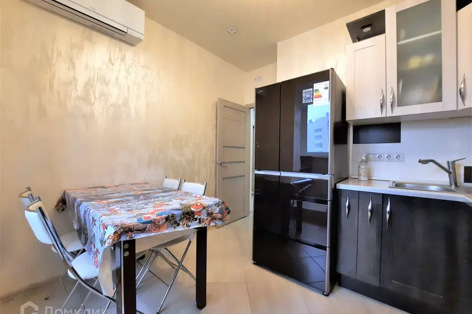 Продаётся 1-комнатная квартира, 38 м²