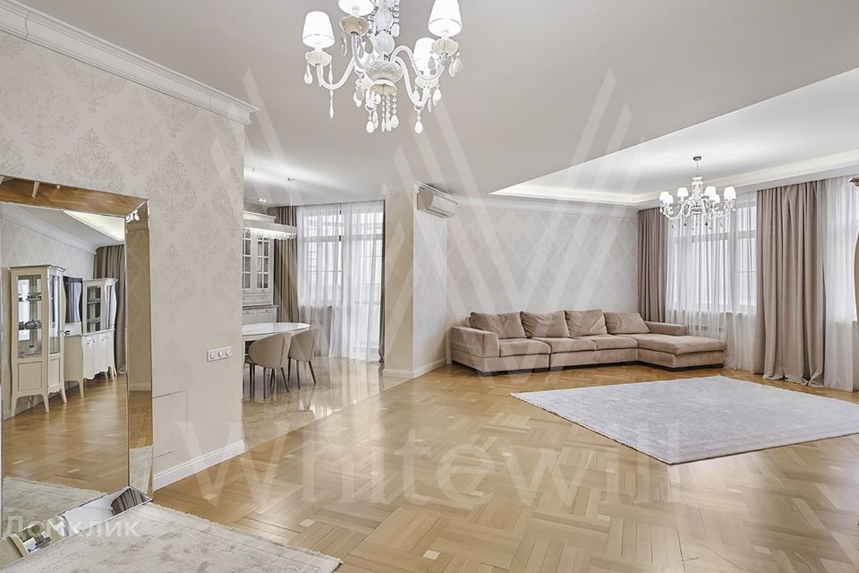 Продаётся 4-комнатная квартира, 187 м²