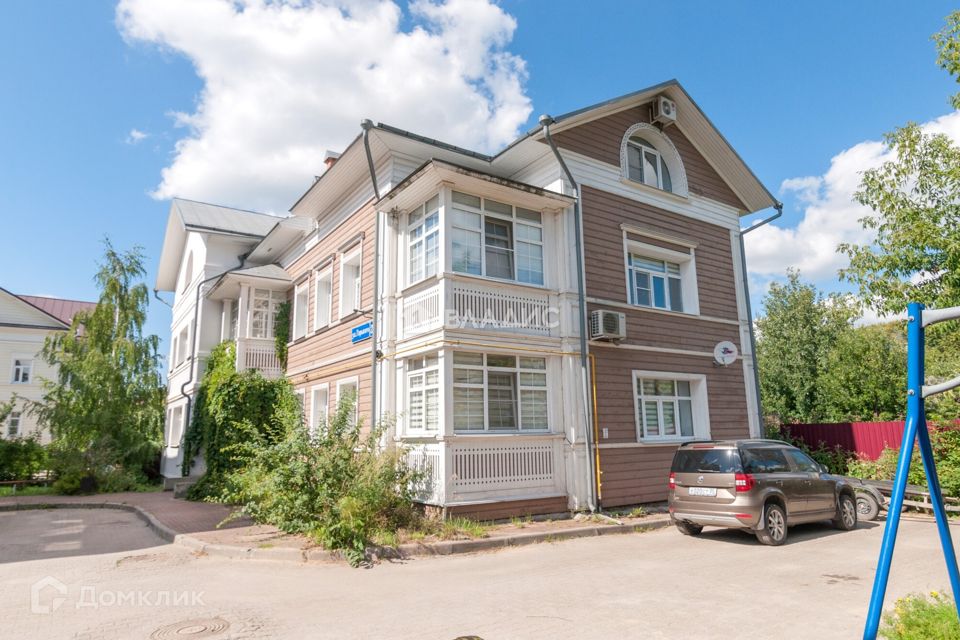 Продаётся 1-комнатная квартира, 66.9 м²