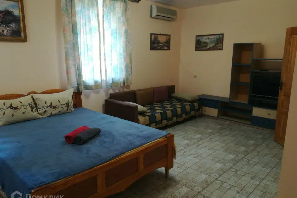 Продаётся 2-этажный дом, 561 м²