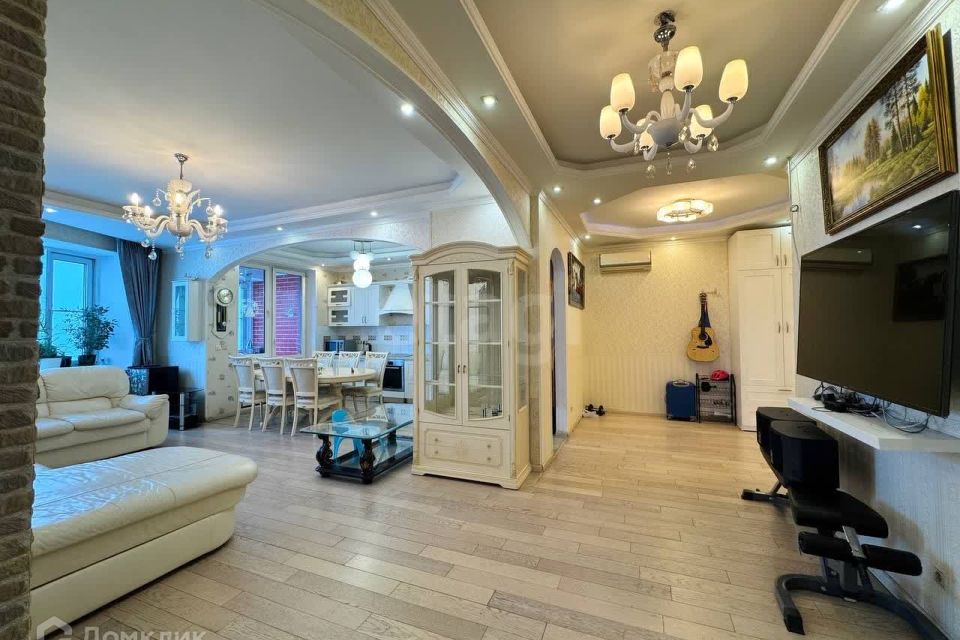 Продаётся 2-комнатная квартира, 112 м²
