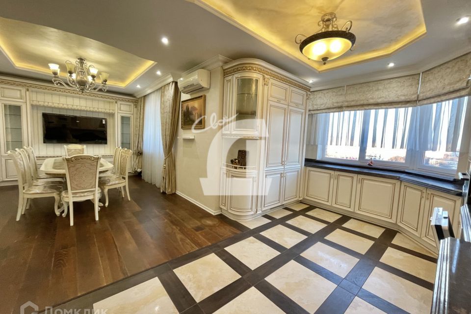 Сдаётся 5-комнатная квартира, 182 м²