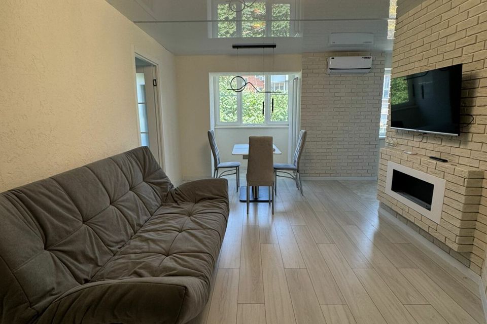 Сдаётся 2-комнатная квартира, 56 м²