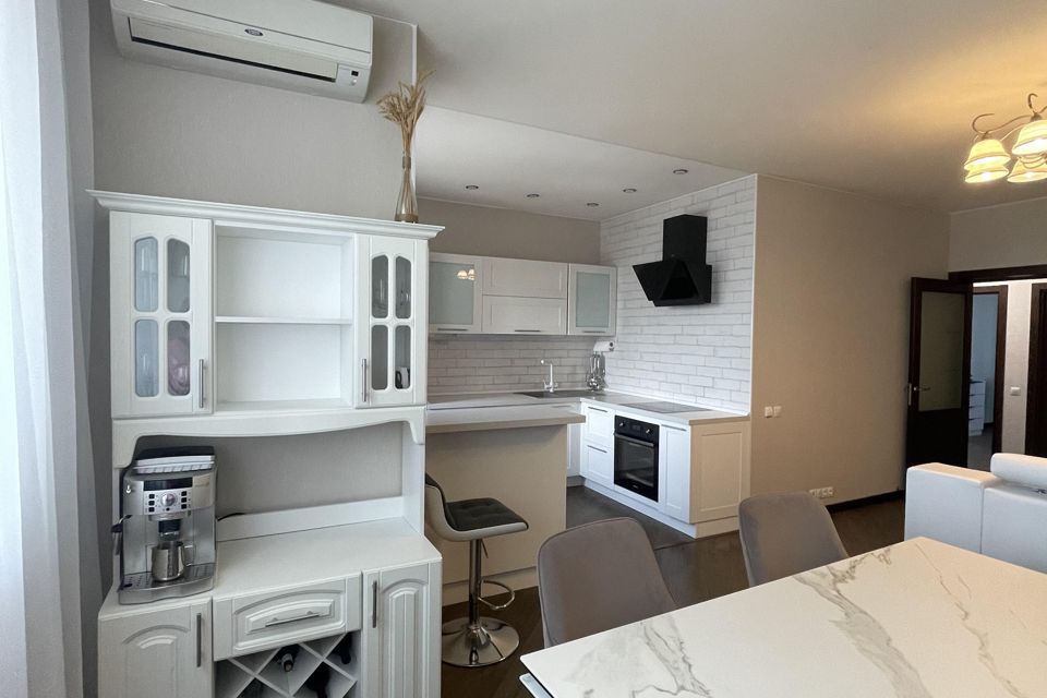 Продаётся 4-комнатная квартира, 96.1 м²