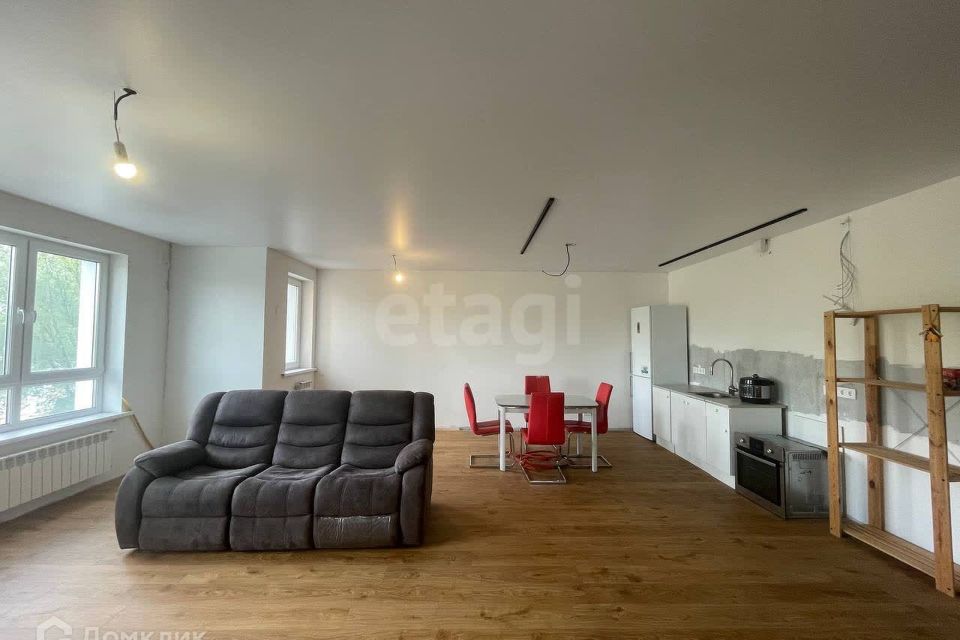 Сдаётся 3-комнатная квартира, 109 м²