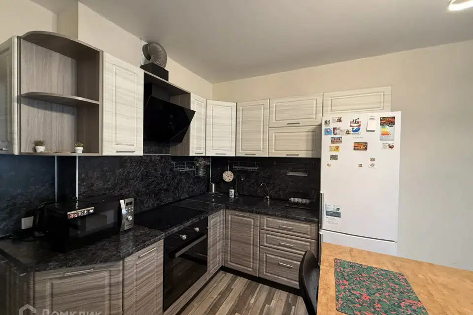 Продаётся 1-комнатная квартира, 43 м²