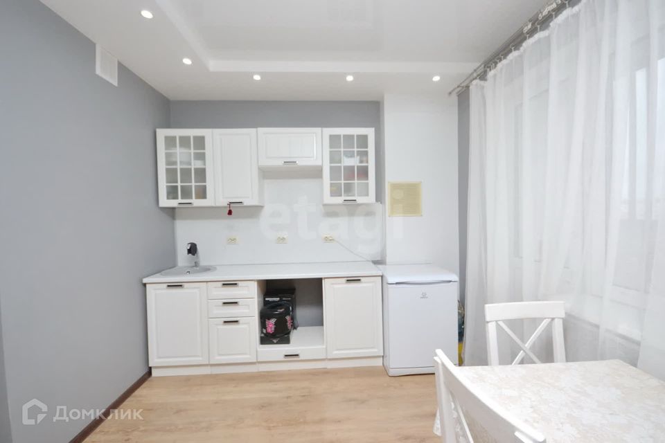 Продаётся 1-комнатная квартира, 43 м²