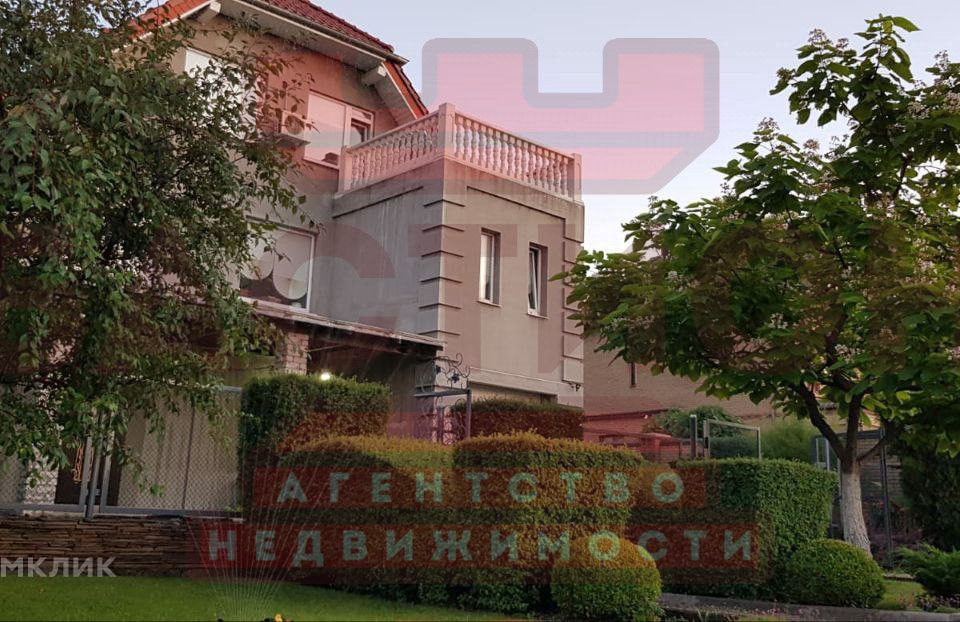 Продаётся 3-этажный дом, 388.3 м²