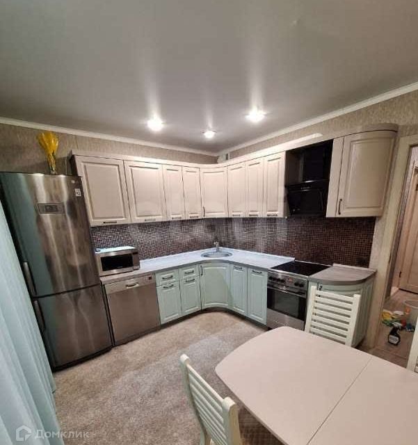 Сдаётся 2-комнатная квартира, 63 м²