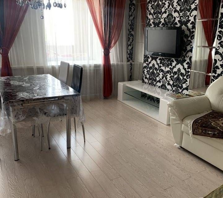 Сдаётся 1-комнатная квартира, 62 м²