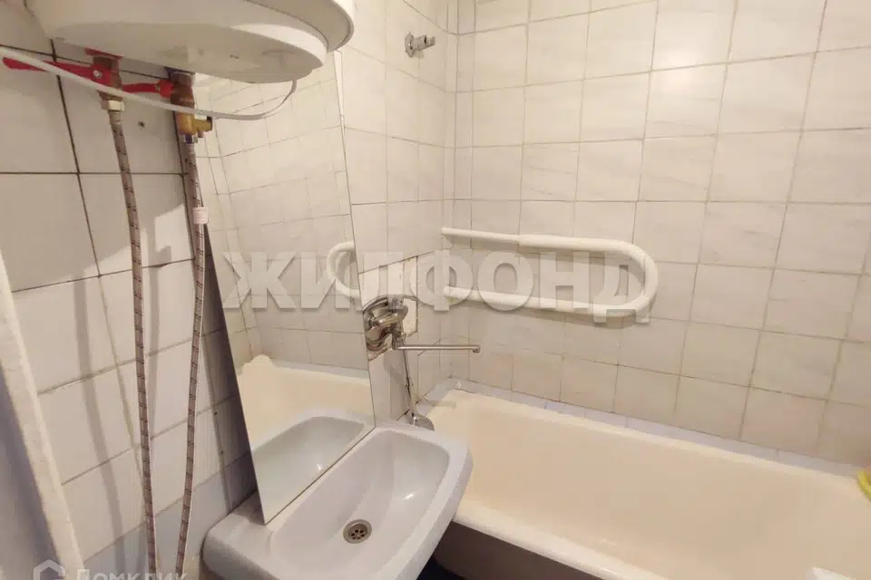 Продаётся комната в 5-комн. квартире, 13.6 м²