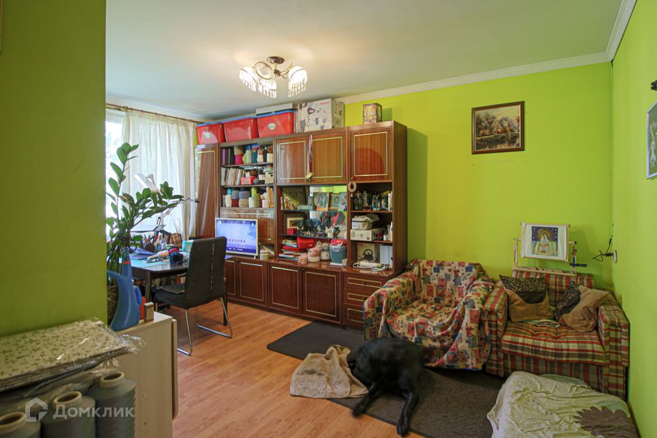 Продаётся 4-комнатная квартира, 48.1 м²