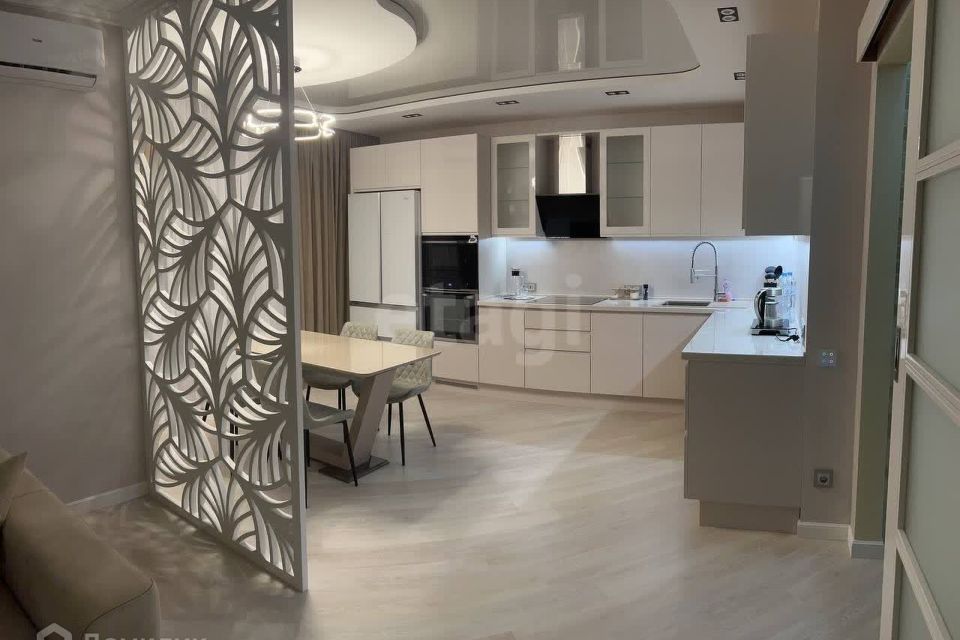 Сдаётся 2-комнатная квартира, 100 м²