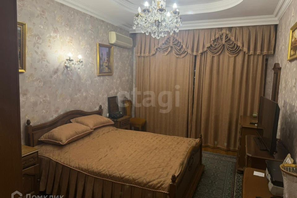 Продаётся 3-комнатная квартира, 115 м²