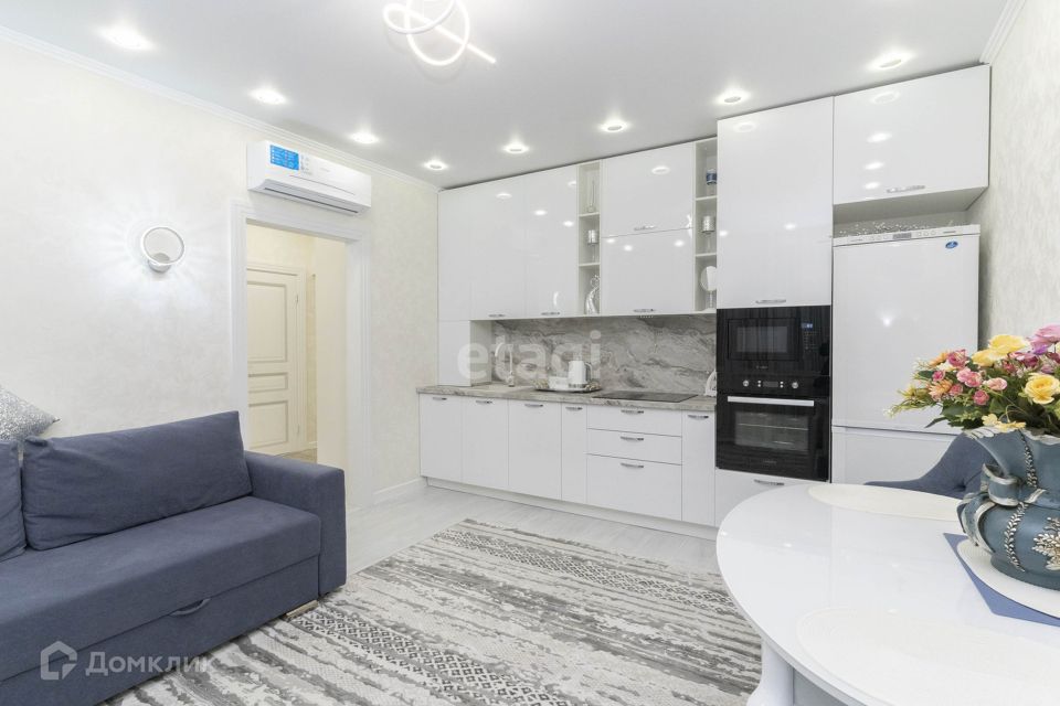 Продаётся 1-комнатная квартира, 42.8 м²