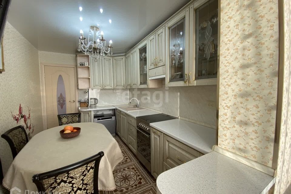 Продаётся 4-комнатная квартира, 74 м²