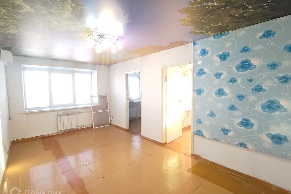 Продаётся 4-комнатная квартира, 52.6 м²