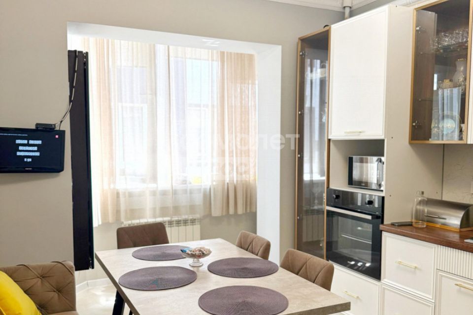 Продаётся 2-комнатная квартира, 65 м²