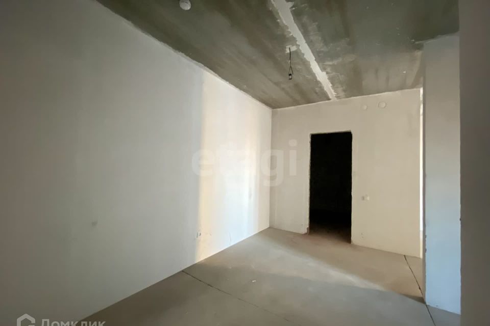 Продаётся 1-комнатная квартира, 58.3 м²