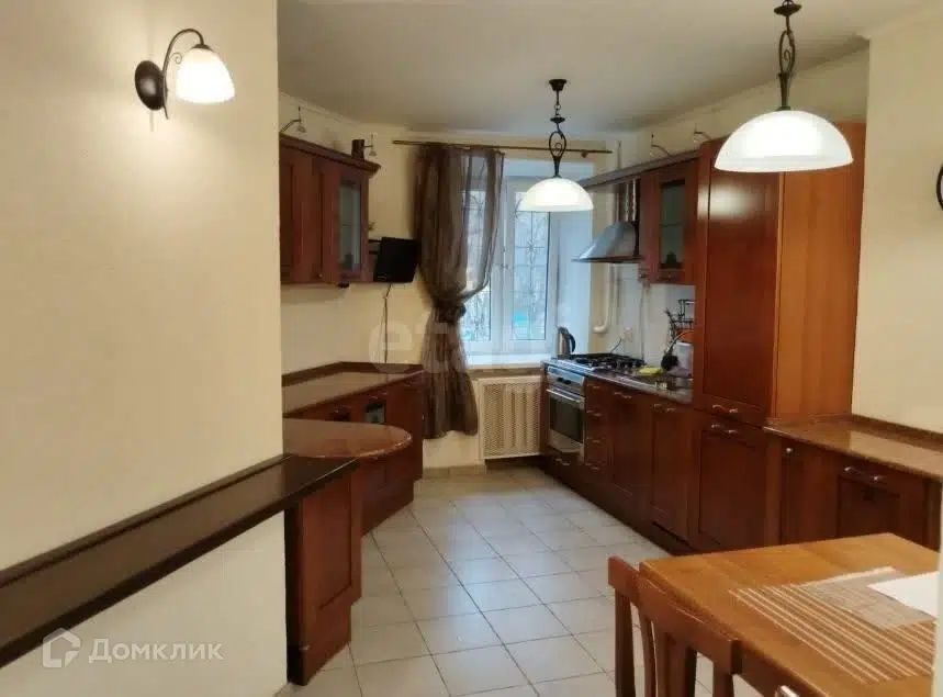 Продаётся 3-комнатная квартира, 108 м²