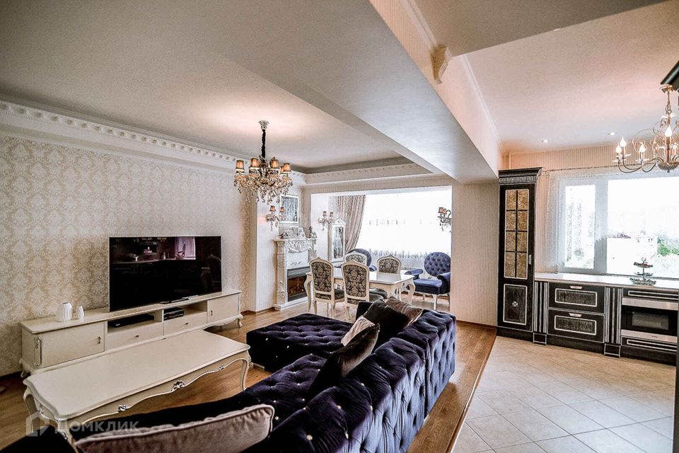 Продаётся 4-комнатная квартира, 114.2 м²
