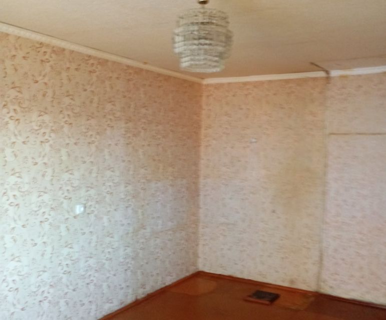 Продаётся комната в 17-комн. квартире, 17.9 м²