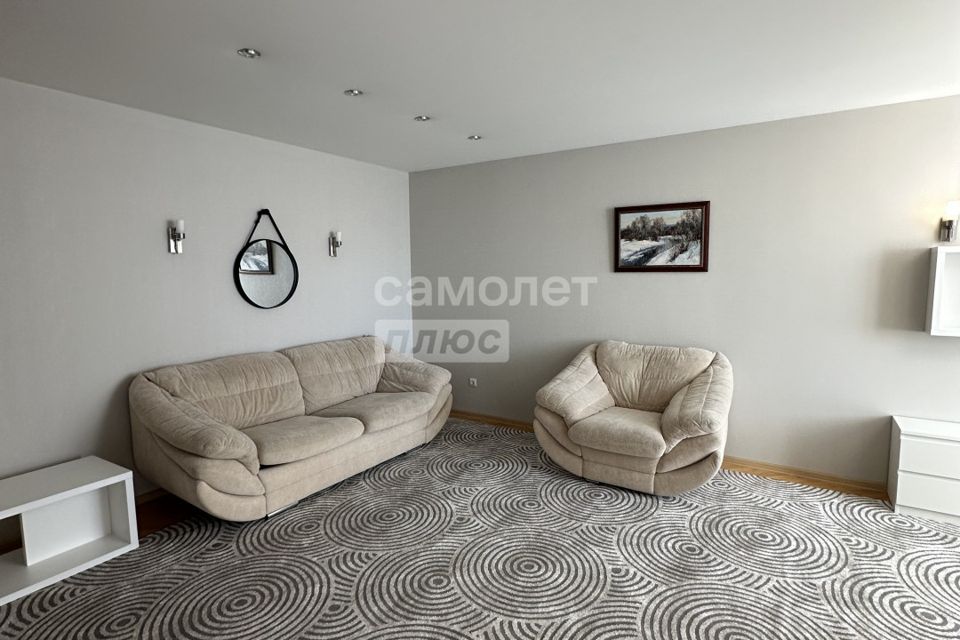 Сдаётся 2-комнатная квартира, 98 м²