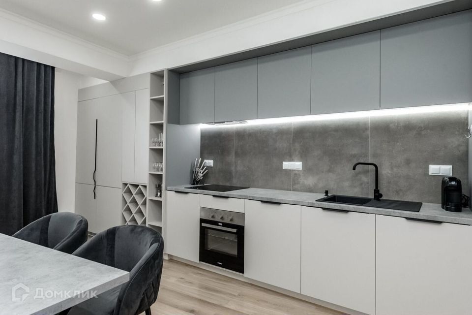 Продаётся 2-комнатная квартира, 65 м²