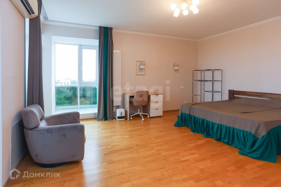 Сдаётся 1-комнатная квартира, 95.7 м²