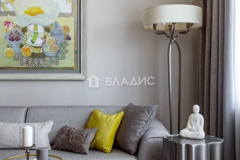 Продаётся 1-комнатная квартира, 65 м²