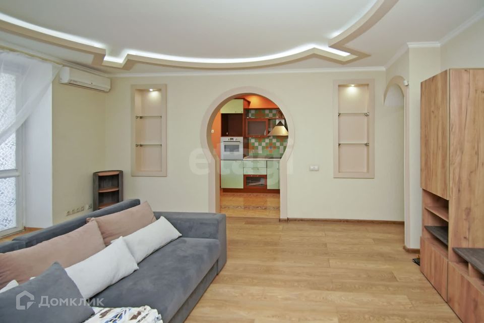 Продаётся 2-комнатная квартира, 76.4 м²