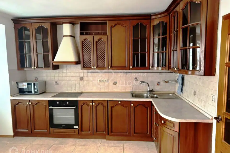 Продаётся 3-комнатная квартира, 105.1 м²