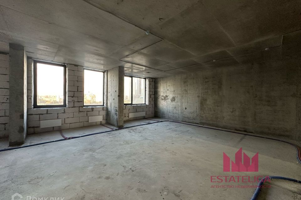 Продаётся 4-комнатная квартира, 112 м²
