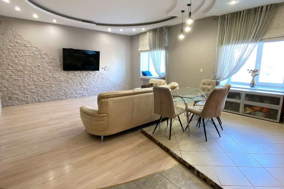 Продаётся 3-комнатная квартира, 107.1 м²